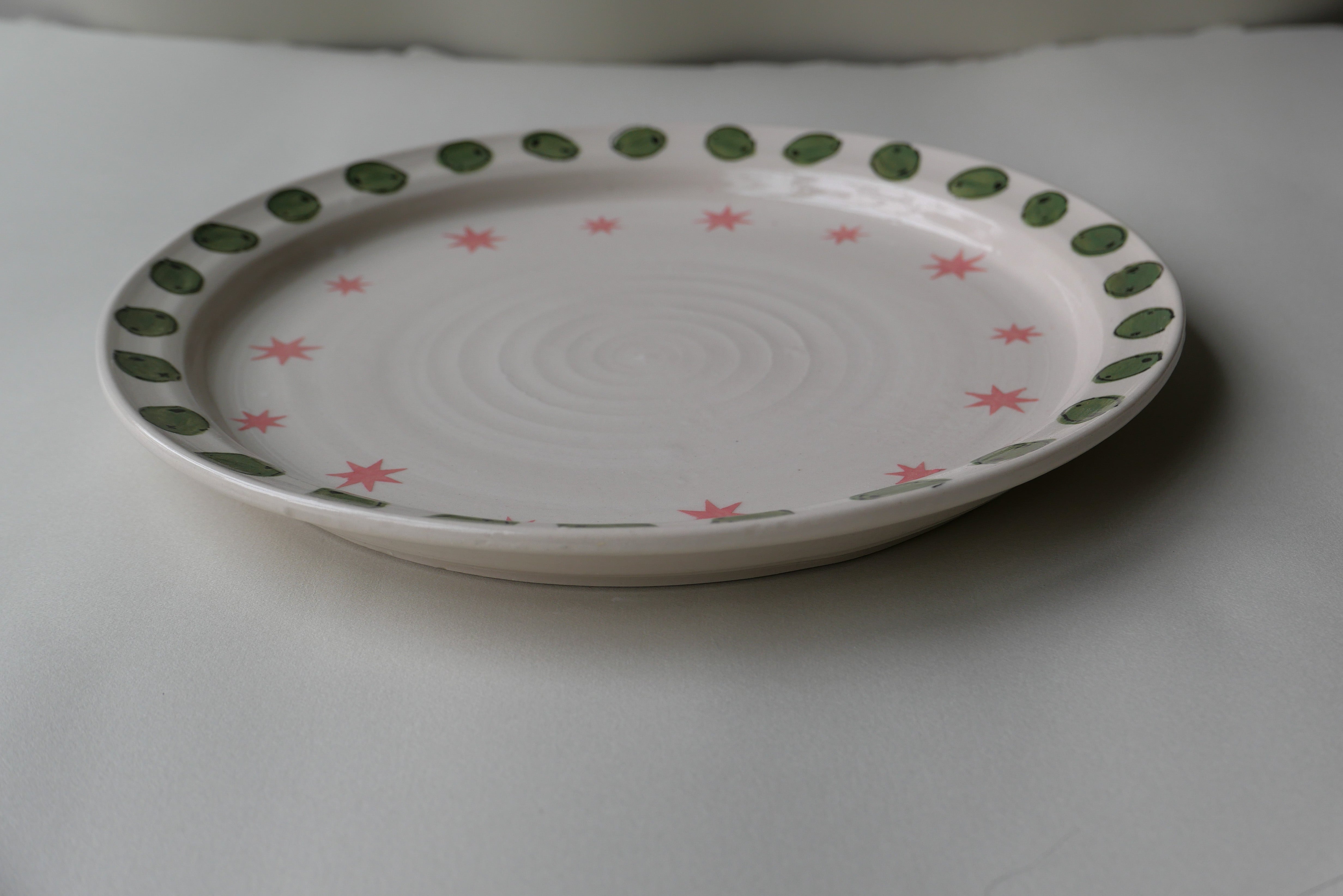 olive and star plate